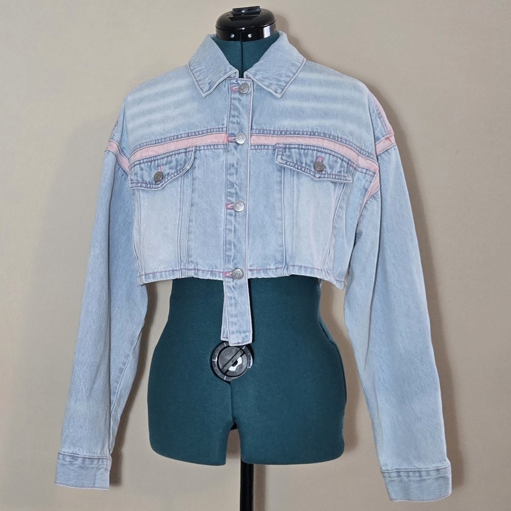 CHUU South Korean Cropped Denim Jacket Blue Light Wash Pink Stripe Streetwear